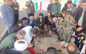 مراسم معنوی گلباران و عطر افشانی گلزار شهدا در چرام