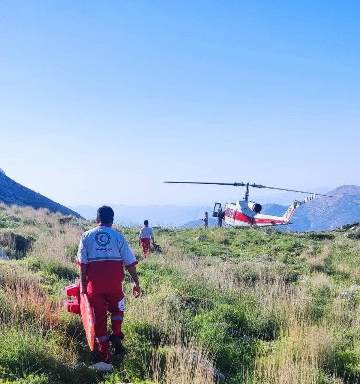 نجات مرد ۴۴ ساله در ارتفاعات دمه از توابع شهرستان چرام نجات مرد ۴۴ ساله در ارتفاعات دمه از توابع شهرستان چرام