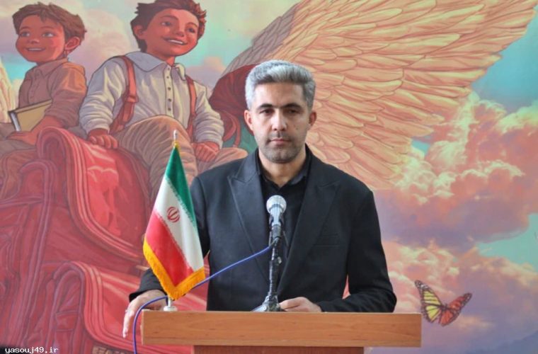 انقلاب مهربانی در مدارس محروم؛ ۵۶۰۰ بسته هدیه توزیع شد